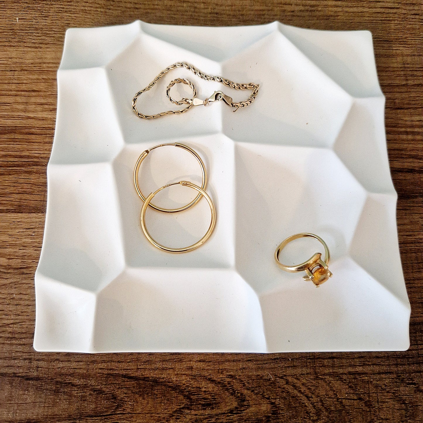 Plateau Vide-Poche Carré en Plâtre Céramique – Vide Poche Multi Bijoux Artisanal & Élégant