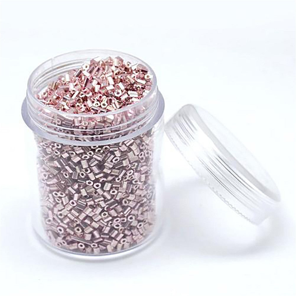 Perles de rocaille irisées tubes à facettes 1.8 à 2.3 mm (3000 pièces)
