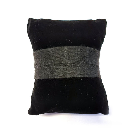 Coussin montre et bracelet en velours noir 8,5 x 7,5 cm