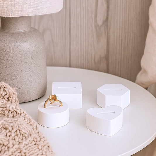 Porte-bague artisanal en plâtre céramique pour 1 bague– Élégance & raffinement
