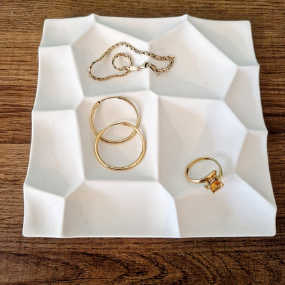 Plateau Vide-Poche Carré en Plâtre Céramique – Vide Poche Multi Bijoux Artisanal & Élégant
