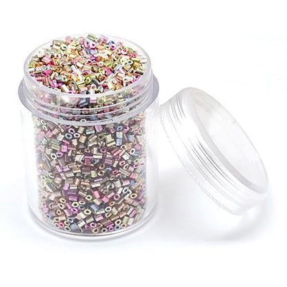 Perles de rocaille irisées tubes à facettes 1.8 à 2.3 mm (3000 pièces)