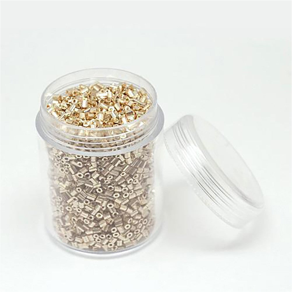 Perles de rocaille irisées tubes à facettes 1.8 à 2.3 mm (3000 pièces)