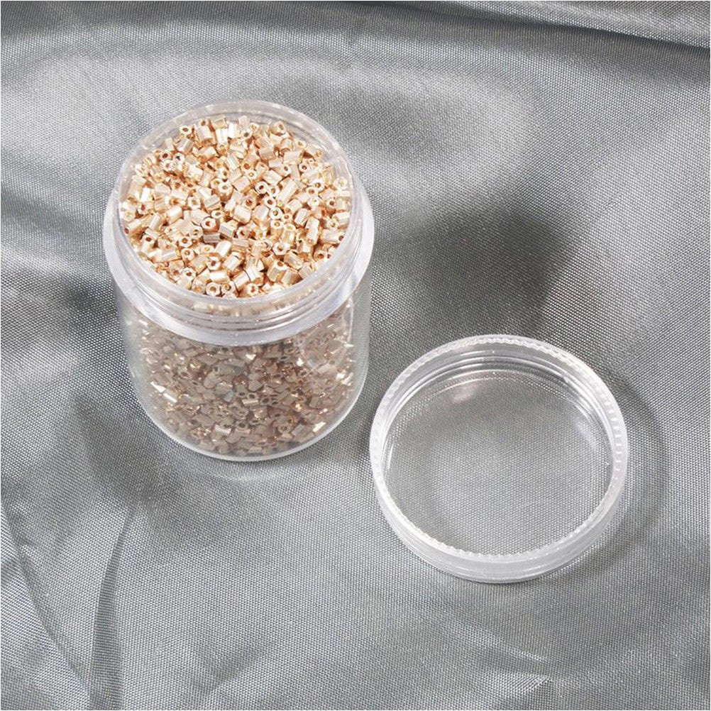 Perles de rocaille irisées tubes à facettes 1.8 à 2.3 mm (3000 pièces)