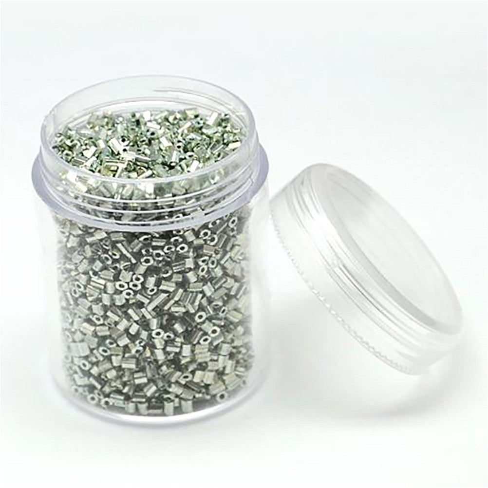Perles de rocaille irisées tubes à facettes 1.8 à 2.3 mm (3000 pièces)